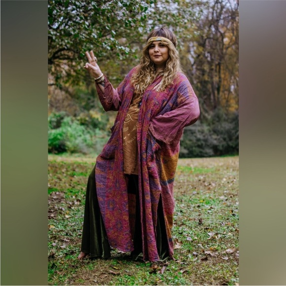 Kantha Bae | Majestic Kimono - Picture 4 of 6